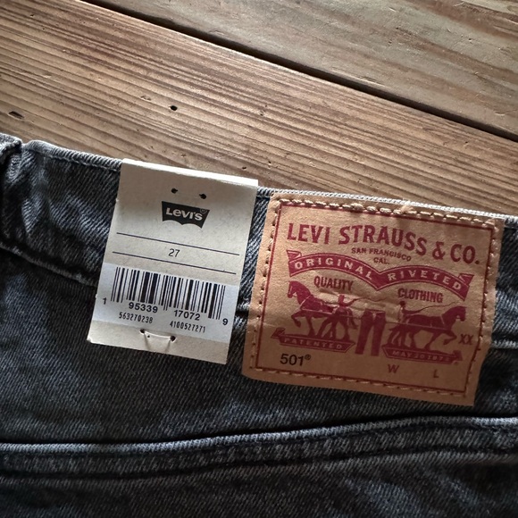 NWT Levi’s 501 High Rise Shorts - Picture 4 of 4